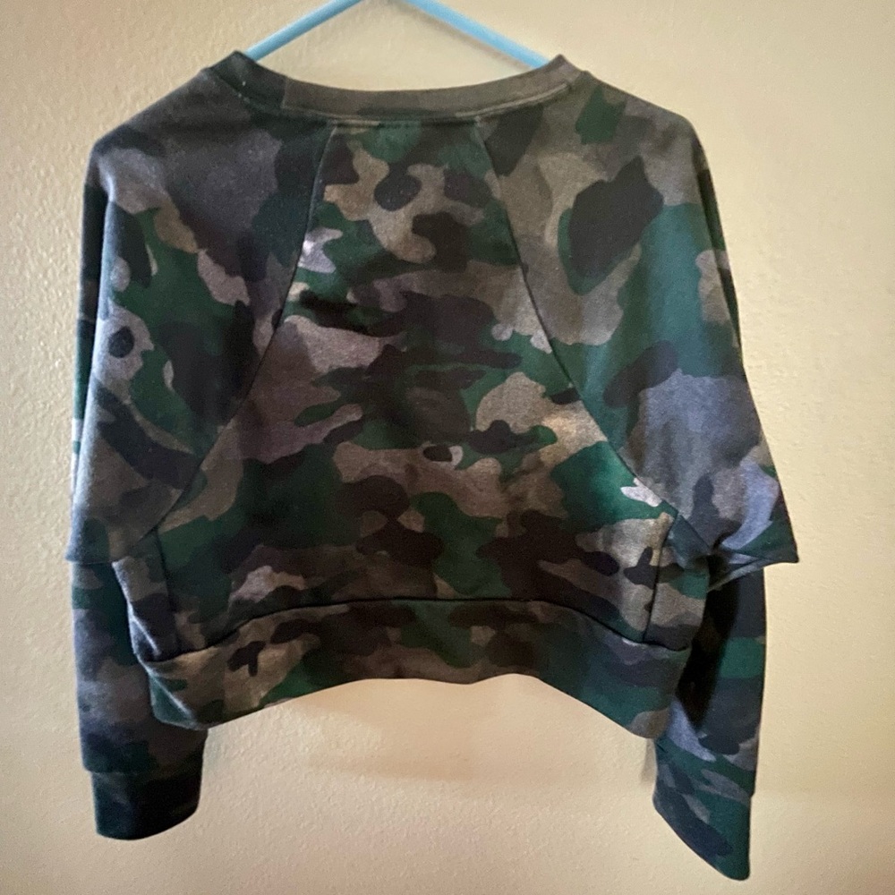 Nike camo sweatshirt